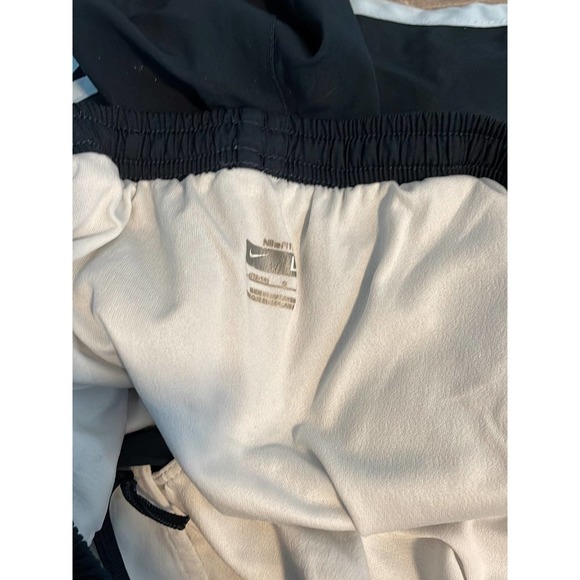 Nike women’s athletic color block, navy/white shorts, size large - Picture 4 of 5